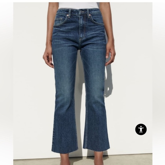 Zara High Rise Raw Hem Flare Cropped Stretchy Jeans Dark Wash Size 0 - Picture 2 of 9